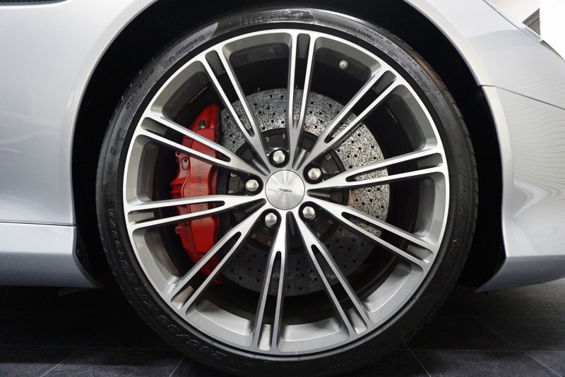 アストンマーティン ヴィラージュ Virage タッチトロニック2　正規ディーラー カーボンブレーキ OP20インチホイール 中古車 中古車