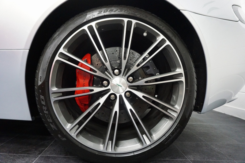 アストンマーティン ヴィラージュ Virage タッチトロニック2　正規ディーラー カーボンブレーキ OP20インチホイール 中古車 中古車