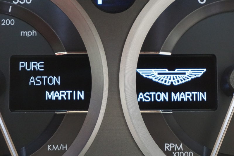 アストンマーティン ヴィラージュ Virage タッチトロニック2　正規ディーラー カーボンブレーキ OP20インチホイール 中古車 中古車