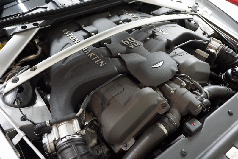 アストンマーティン ヴィラージュ Virage タッチトロニック2　正規ディーラー カーボンブレーキ OP20インチホイール 中古車 中古車