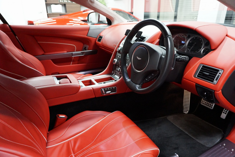 アストンマーティン ヴィラージュ Virage タッチトロニック2　正規ディーラー カーボンブレーキ OP20インチホイール 中古車 中古車