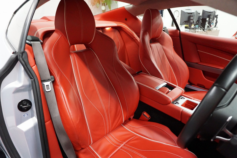 アストンマーティン ヴィラージュ Virage タッチトロニック2　正規ディーラー カーボンブレーキ OP20インチホイール 中古車 中古車