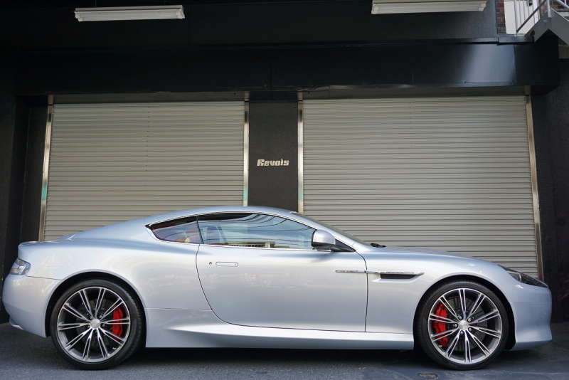 アストンマーティン ヴィラージュ Virage タッチトロニック2　正規ディーラー カーボンブレーキ OP20インチホイール 中古車 中古車