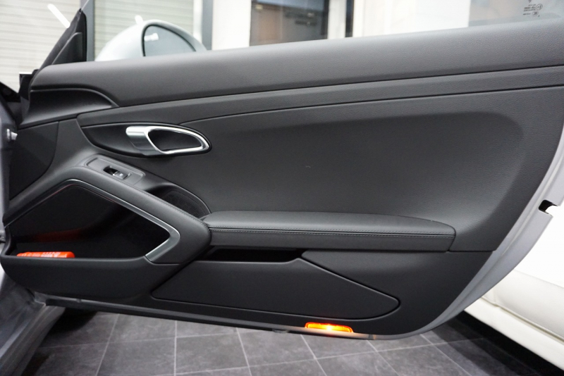 ポルシェ 911(Type991.2) GT3 (991.2)Touring Package スポーツクロノ フロントリフト  中古車