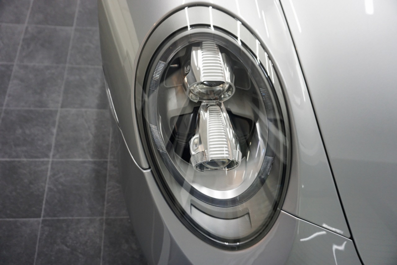 ポルシェ 911(Type991.2) GT3 (991.2)Touring Package スポーツクロノ フロントリフト  中古車