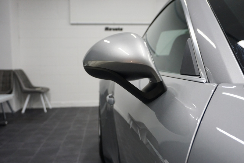 ポルシェ 911(Type991.2) GT3 (991.2)Touring Package スポーツクロノ フロントリフト  中古車