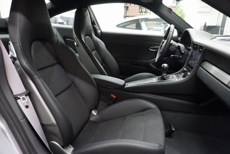 ポルシェ 911(Type991.2) GT3 (991.2)Touring Package スポーツクロノ フロントリフト  中古車