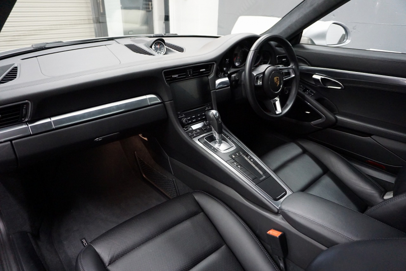 ポルシェ 911(Type991.2) 911(Type 991.2) Carrera S スポーツクロノパッケージ オールレザーインテリア GTシルバー  中古車