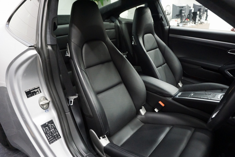 ポルシェ 911(Type991.2) 911(Type 991.2) Carrera S スポーツクロノパッケージ オールレザーインテリア GTシルバー  中古車