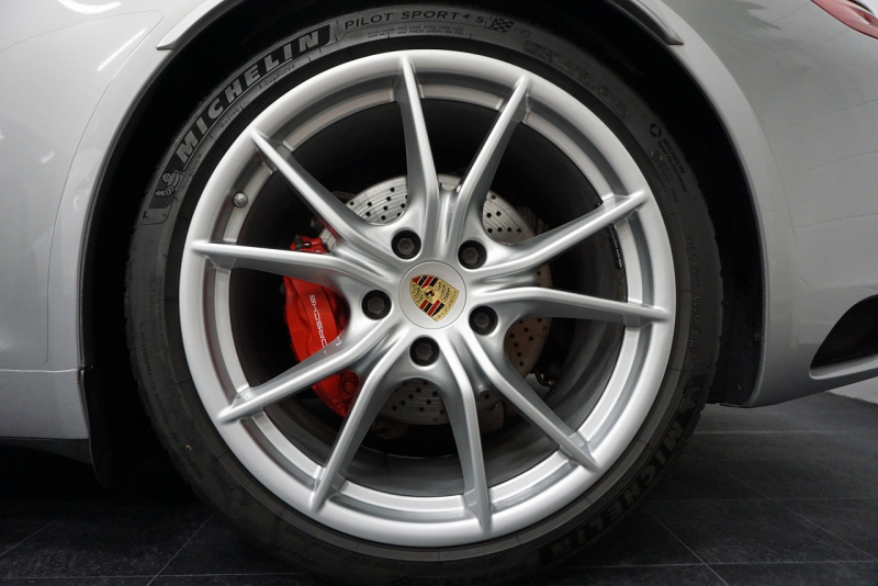 ポルシェ 911(Type991.2) 911(Type 991.2) Carrera S スポーツクロノパッケージ オールレザーインテリア GTシルバー  中古車