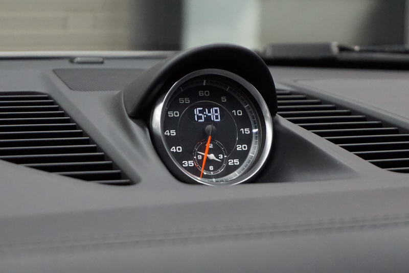 ポルシェ 911(Type991.2) 911(Type 991.2) Carrera S スポーツクロノパッケージ オールレザーインテリア GTシルバー  中古車