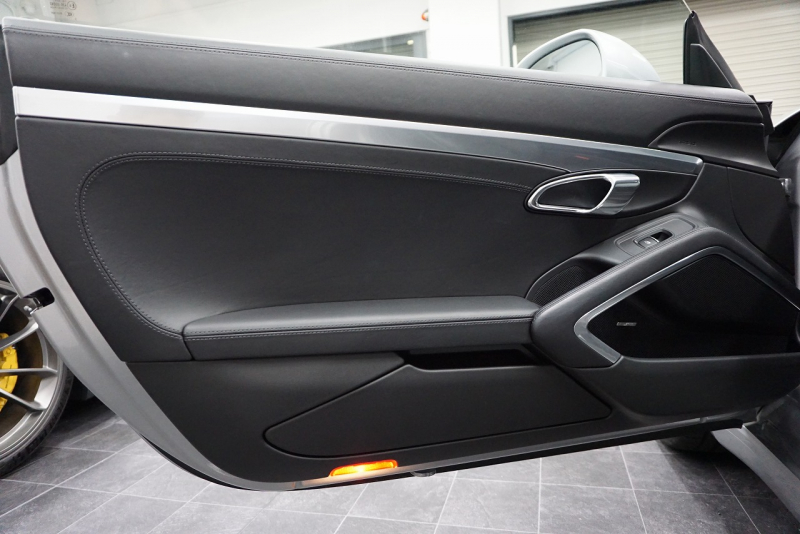 ポルシェ 911(Type991.2) 911(Type 991.2) Carrera S スポーツクロノパッケージ オールレザーインテリア GTシルバー  中古車