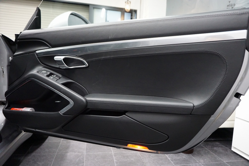 ポルシェ 911(Type991.2) 911(Type 991.2) Carrera S スポーツクロノパッケージ オールレザーインテリア GTシルバー  中古車