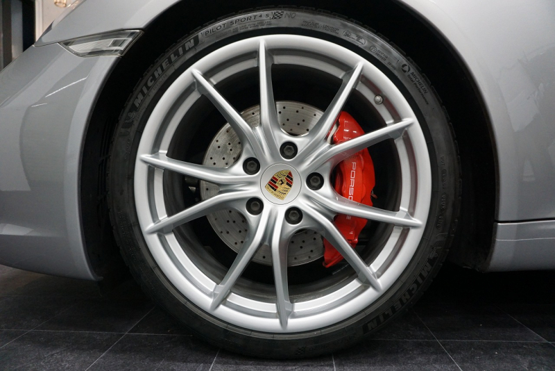 ポルシェ 911(Type991.2) 911(Type 991.2) Carrera S スポーツクロノパッケージ オールレザーインテリア GTシルバー  中古車