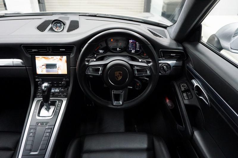 ポルシェ 911(Type991.2) 911(Type 991.2) Carrera S スポーツクロノパッケージ オールレザーインテリア GTシルバー  中古車