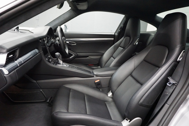 ポルシェ 911(Type991.2) 911(Type 991.2) Carrera S スポーツクロノパッケージ オールレザーインテリア GTシルバー  中古車