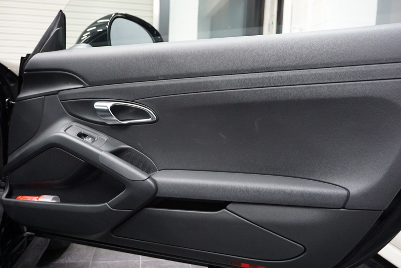 ポルシェ ケイマン Cayman（Type.981）2.7PDK 2014yモデル  Cayman S  19インチホイール  中古車