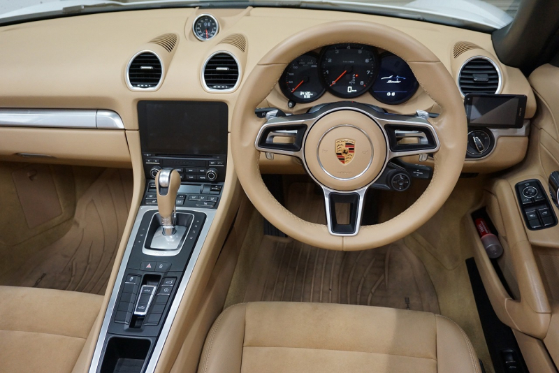 ポルシェ 718 ボクスター 718Boster PDK  スポーツクロノパッケージ ディーラー車検取得済・タイヤ新品交換済  中古車