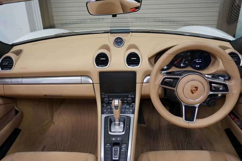 ポルシェ 718 ボクスター 718Boster PDK  スポーツクロノパッケージ ディーラー車検取得済・タイヤ新品交換済  中古車