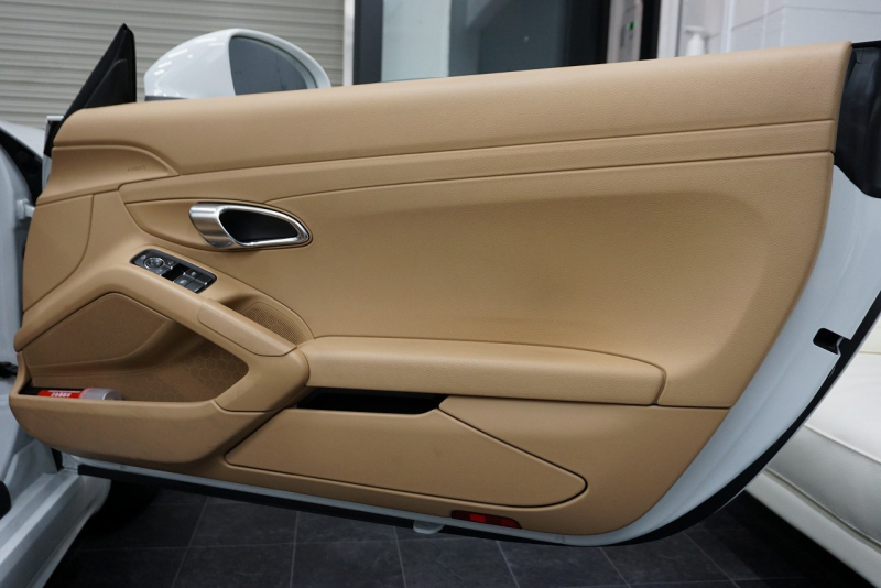 ポルシェ 718 ボクスター 718Boster PDK  スポーツクロノパッケージ ディーラー車検取得済・タイヤ新品交換済  中古車