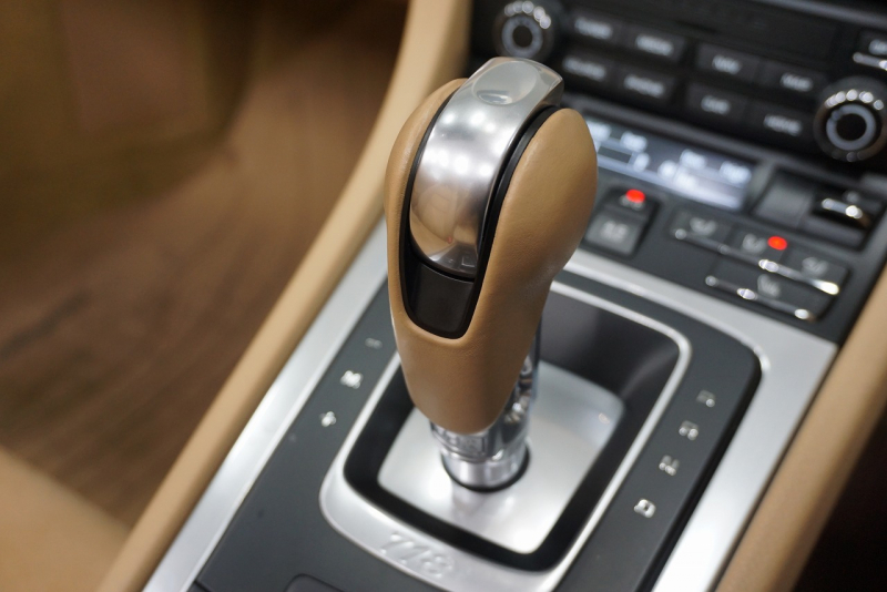 ポルシェ 718 ボクスター 718Boster PDK  スポーツクロノパッケージ ディーラー車検取得済・タイヤ新品交換済  中古車