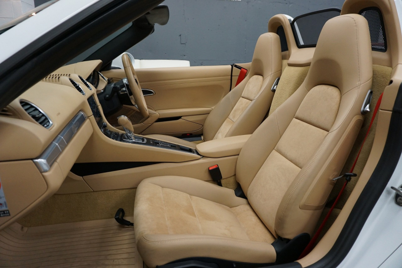 ポルシェ 718 ボクスター 718Boster PDK  スポーツクロノパッケージ ディーラー車検取得済・タイヤ新品交換済  中古車