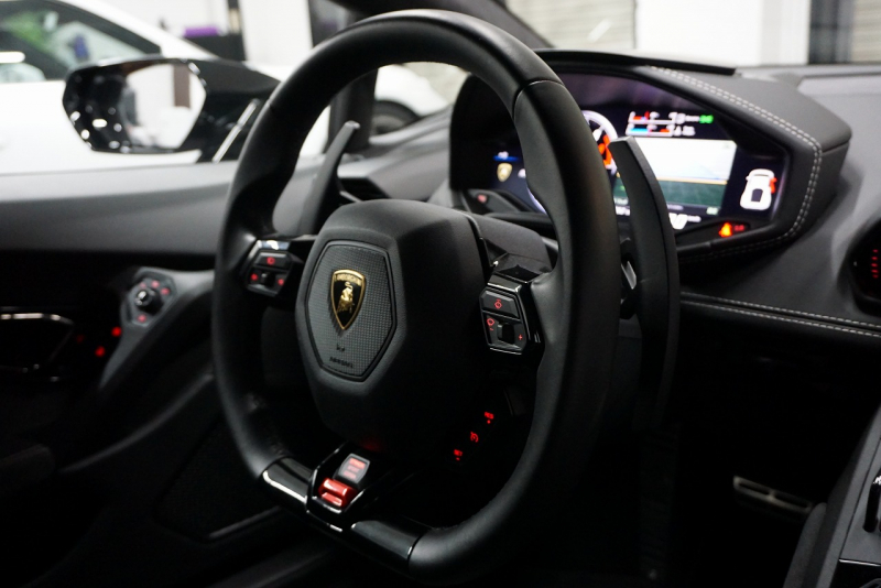 ランボルギーニ ウラカン Huracan 610-4 AVIO 正規ディーラー車 世界限定250台  中古車