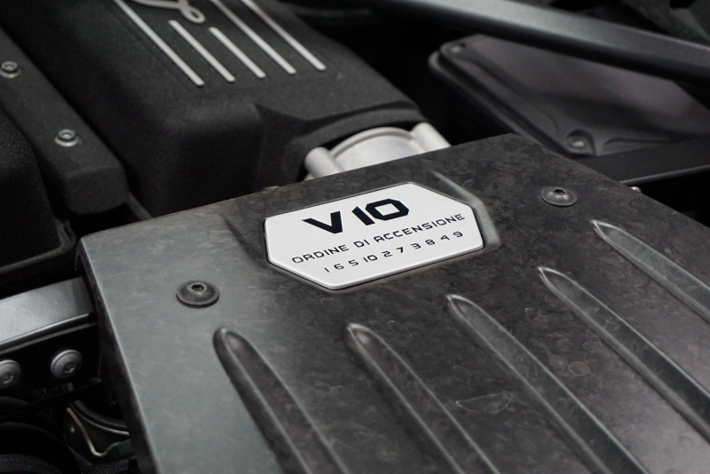 ランボルギーニ ウラカン Huracan 610-4 AVIO 正規ディーラー車 世界限定250台  中古車