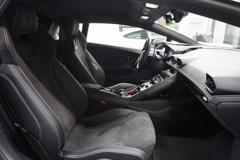 ランボルギーニ ウラカン Huracan 610-4 AVIO 正規ディーラー車 世界限定250台  中古車