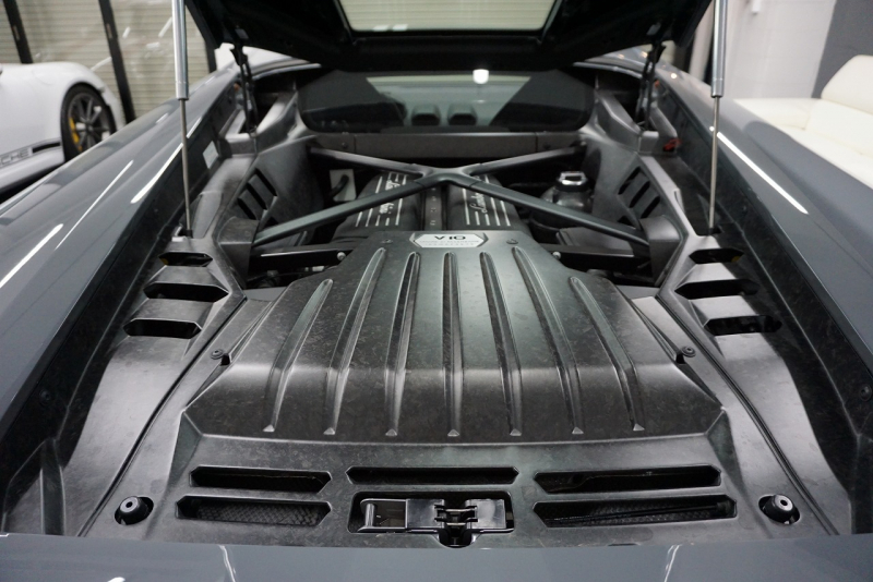 ランボルギーニ ウラカン Huracan 610-4 AVIO 正規ディーラー車 世界限定250台  中古車