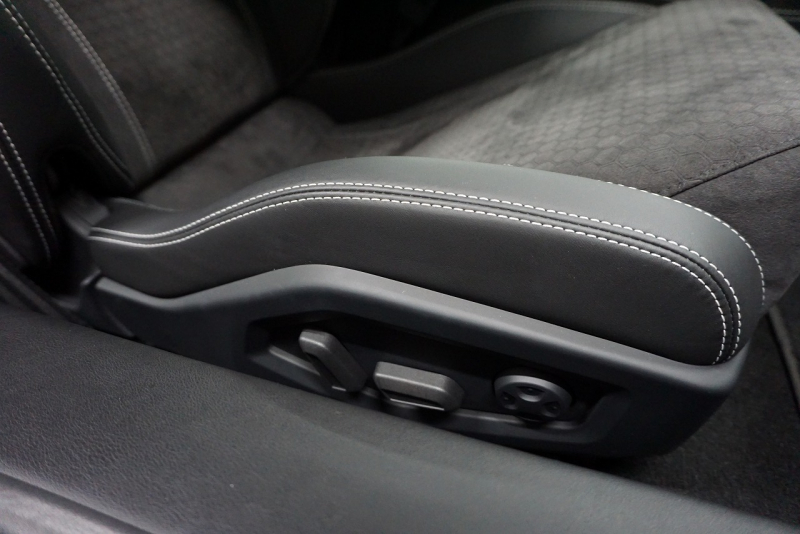 ランボルギーニ ウラカン Huracan 610-4 AVIO 正規ディーラー車 世界限定250台  中古車