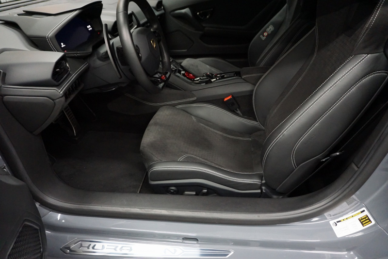 ランボルギーニ ウラカン Huracan 610-4 AVIO 正規ディーラー車 世界限定250台  中古車