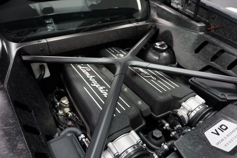 ランボルギーニ ウラカン Huracan 610-4 AVIO 正規ディーラー車 世界限定250台  中古車