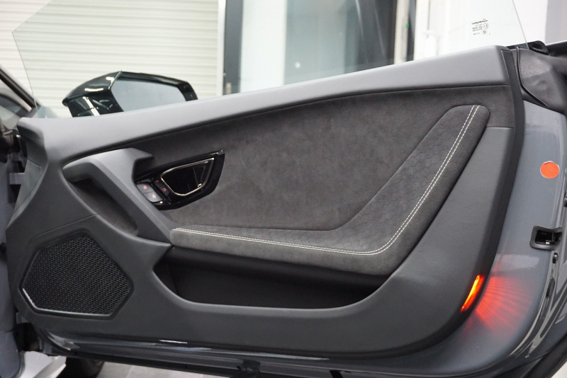 ランボルギーニ ウラカン Huracan 610-4 AVIO 正規ディーラー車 世界限定250台  中古車