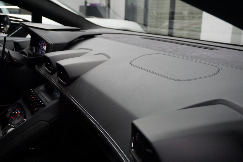 ランボルギーニ ウラカン Huracan 610-4 AVIO 正規ディーラー車 世界限定250台  中古車