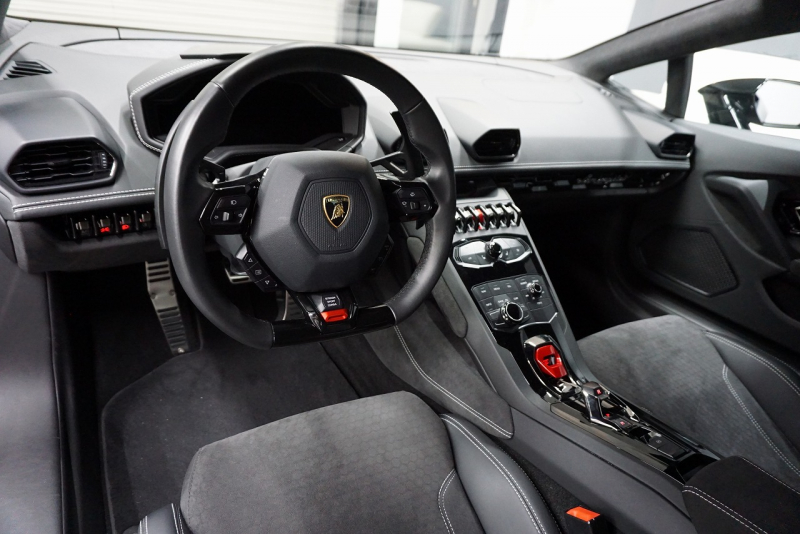 ランボルギーニ ウラカン Huracan 610-4 AVIO 正規ディーラー車 世界限定250台  中古車