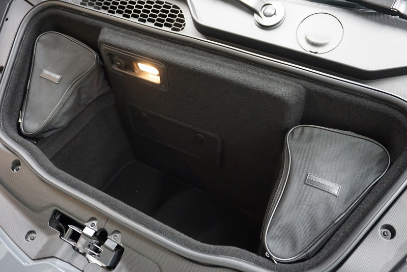 ランボルギーニ ウラカン Huracan 610-4 AVIO 正規ディーラー車 世界限定250台  中古車