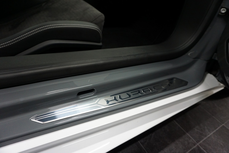 ランボルギーニ ウラカン Huracan 610-4 AVIO 正規ディーラー車 世界限定250台  中古車