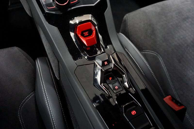 ランボルギーニ ウラカン Huracan 610-4 AVIO 正規ディーラー車 世界限定250台  中古車