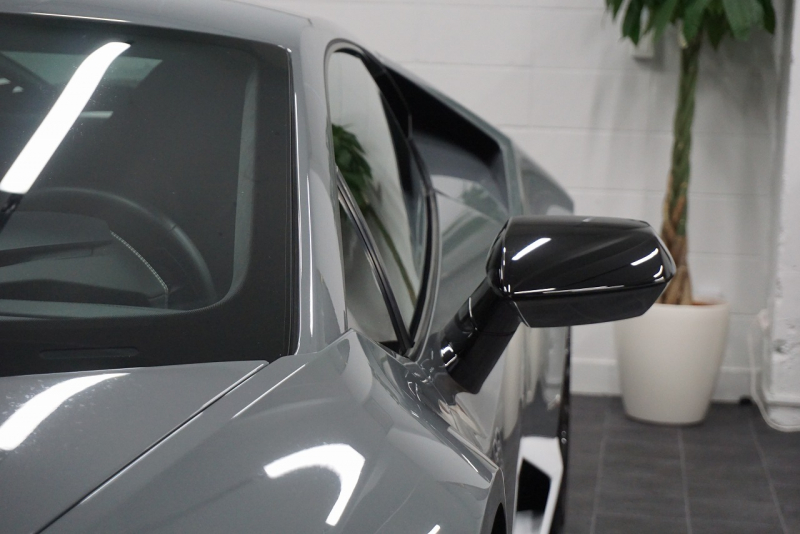 ランボルギーニ ウラカン Huracan 610-4 AVIO 正規ディーラー車 世界限定250台  中古車