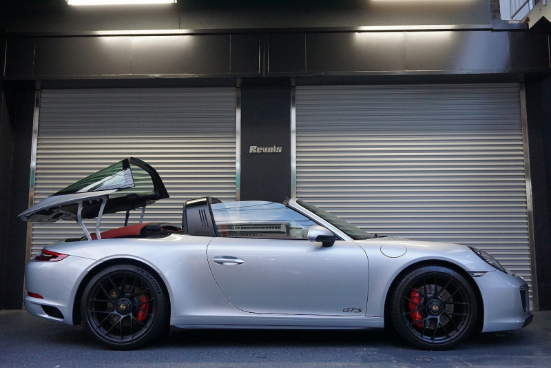 ポルシェ 911(Type991.2) 911(991.2)Targa4 GTS カーボンステアリング ボルドーレッドオールレザーインテリア 中古車 中古車