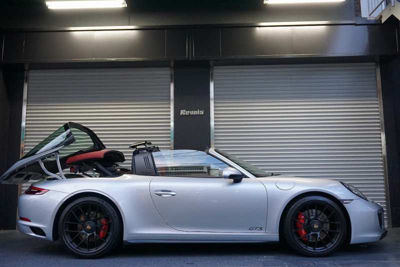 ポルシェ 911(Type991.2) 911(991.2)Targa4 GTS カーボンステアリング ボルドーレッドオールレザーインテリア 中古車 中古車