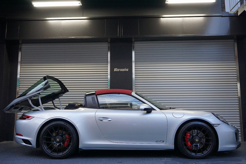 ポルシェ 911(Type991.2) 911(991.2)Targa4 GTS カーボンステアリング ボルドーレッドオールレザーインテリア 中古車 中古車