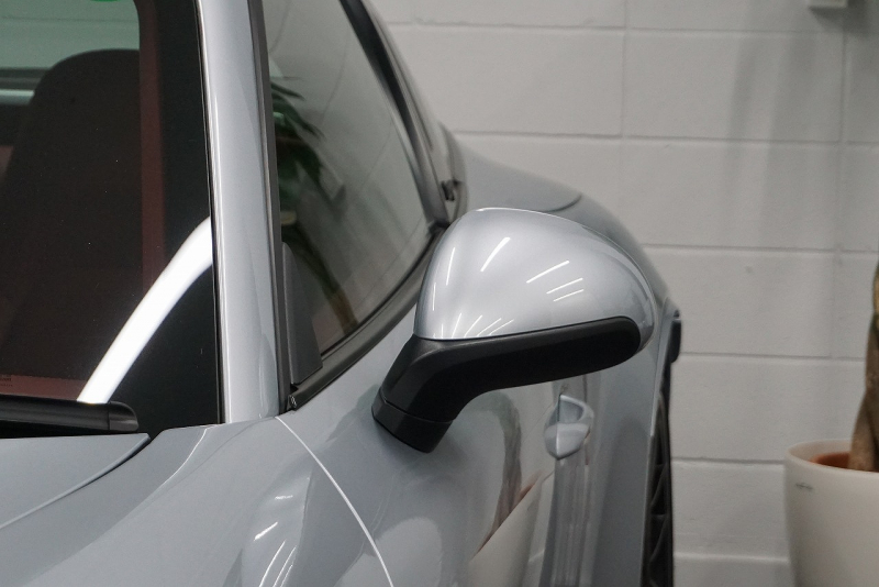 ポルシェ 911(Type991.2) 911(991.2)Targa4 GTS カーボンステアリング ボルドーレッドオールレザーインテリア 中古車 中古車