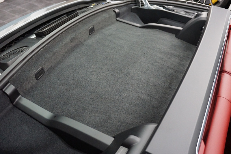 ポルシェ 911(Type991.2) 911(991.2)Targa4 GTS カーボンステアリング ボルドーレッドオールレザーインテリア 中古車 中古車