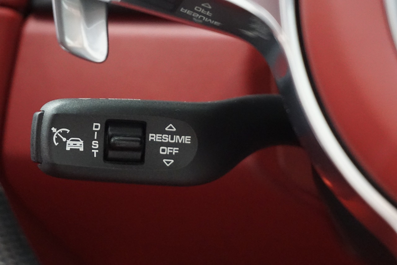 ポルシェ 911(Type991.2) 911(991.2)Targa4 GTS カーボンステアリング ボルドーレッドオールレザーインテリア 中古車 中古車