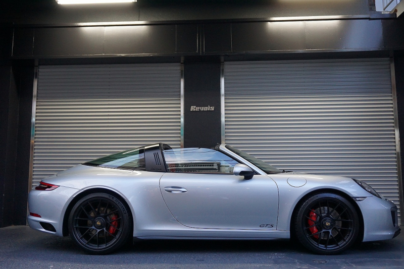 ポルシェ 911(Type991.2) 911(991.2)Targa4 GTS カーボンステアリング ボルドーレッドオールレザーインテリア 中古車 中古車