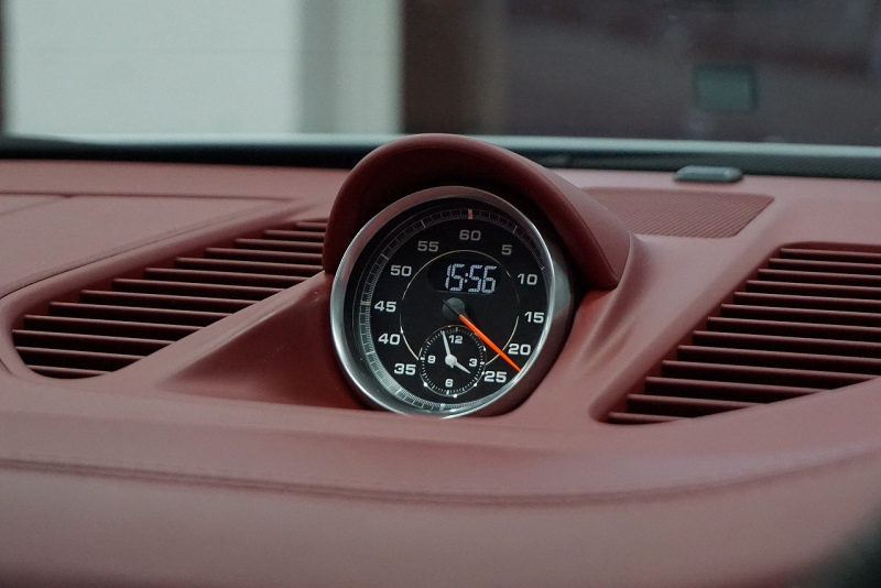 ポルシェ 911(Type991.2) 911(991.2)Targa4 GTS カーボンステアリング ボルドーレッドオールレザーインテリア 中古車 中古車