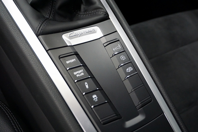 ポルシェ ケイマン Cayman（Type.981）2.7 6MT 2016yNA最終モデル スポーツクロノ スポーツエグゾースト スポーツステア PASM PDLS PTV 中古車 中古車