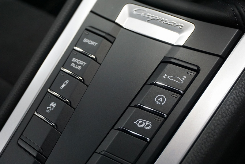 ポルシェ ケイマン Cayman（Type.981）2.7 6MT 2016yNA最終モデル スポーツクロノ スポーツエグゾースト スポーツステア PASM PDLS PTV 中古車 中古車